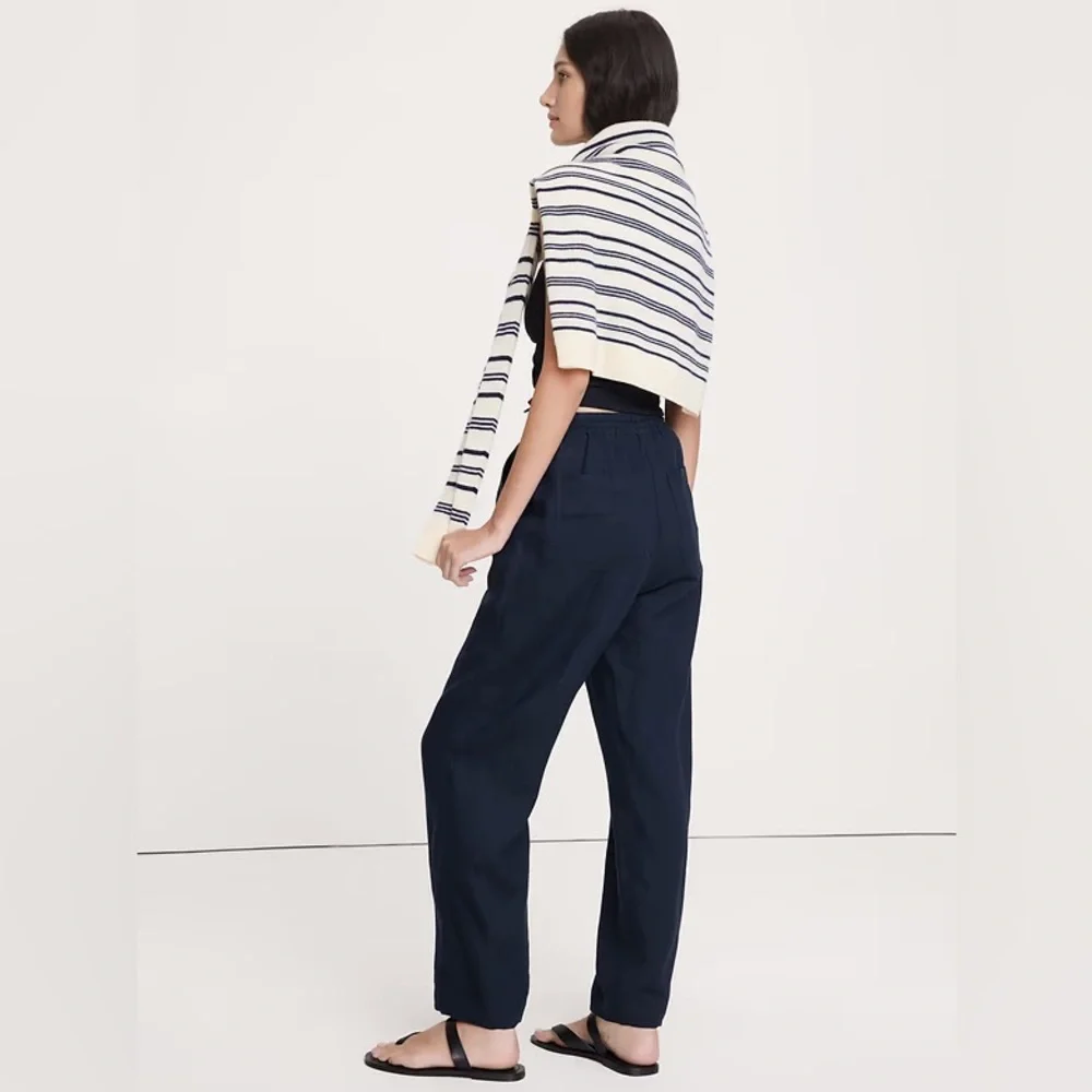 NEW! Banana Republic The Getaway Straight-Leg Pull-On Pant in Linen -Large Tall🩷